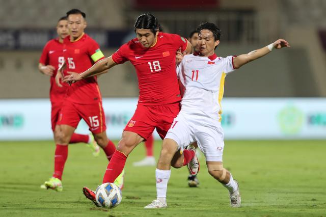 九游官网登录入口-张玉宁打入国足12强赛首球 唯一97后成最靠谱中锋