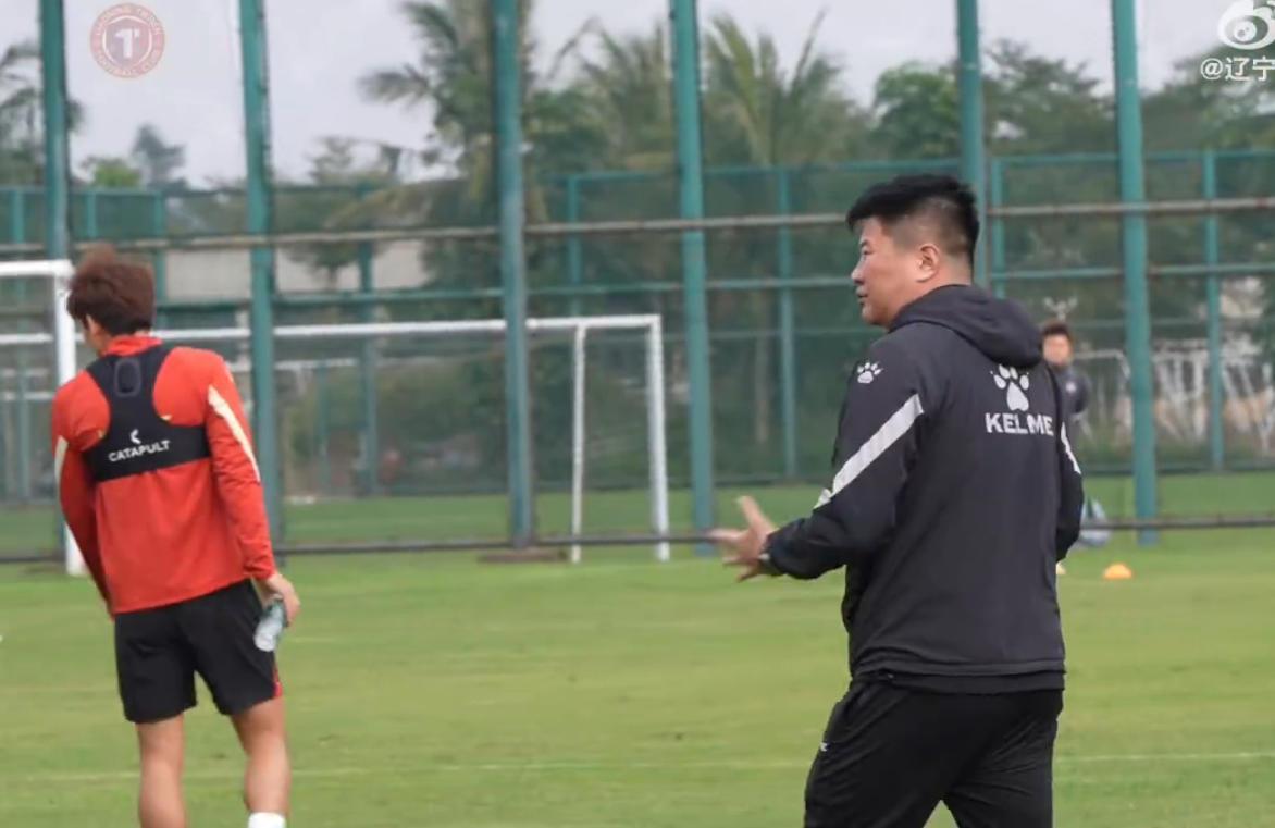 九游娱乐-北青没把铁人列入争冠集团！阿尔瓦罗能对抗 老茂韩鹏谁说了算？