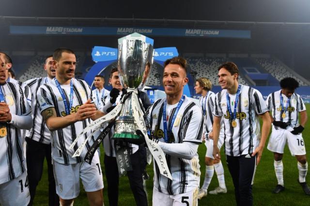 1611184693288016728.jpg EsNXWevW4AgNter.jpg